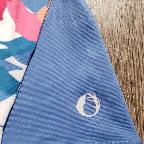 American Outdoorsman For Women Size Small Floral Activewear Shirt Pullover Blue. - Picture 9 of 12